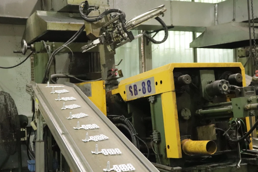 sb 88 zinc alloy die casting machine
