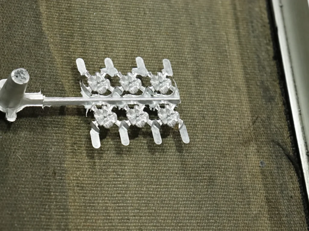zinc alloy die cast parts sprue